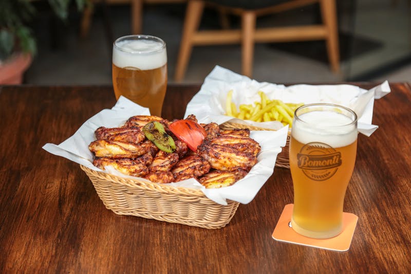 Solo Snob Meal — 6 wings fries and a drink